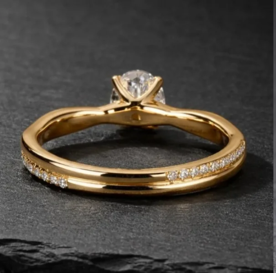 Elara Oval Solitaire Ring – Signature Edition